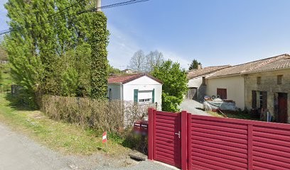 Katia Esteve paysanne agroécologiste, Ferme Bio à Villefranche-de-Lonchat